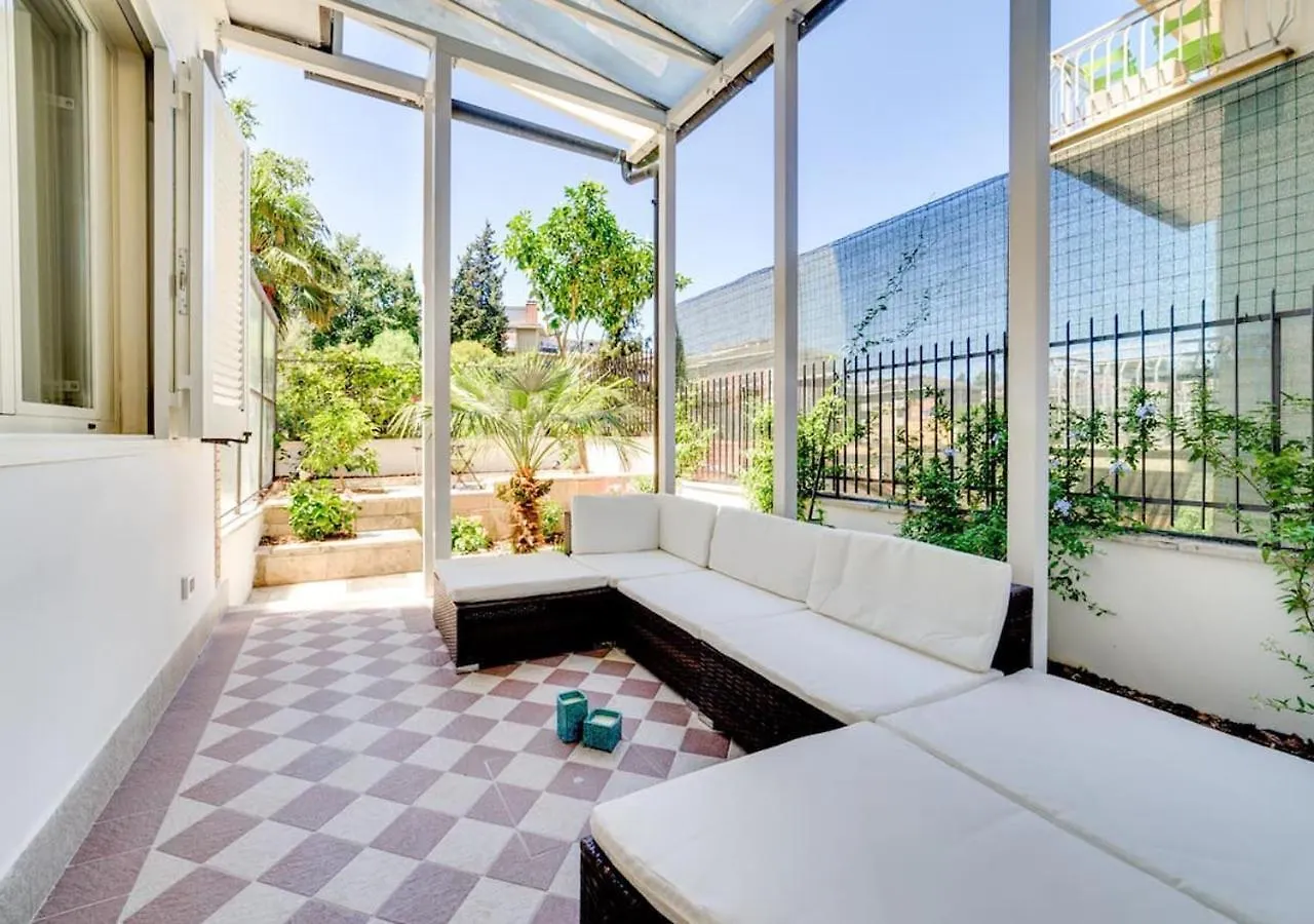 Luxury, Large Flat With Terrace On Vatican Walls Rome