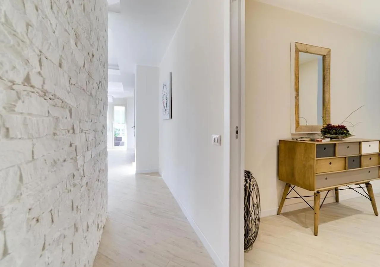 Luxury, Large Flat With Terrace On Vatican Walls Rome