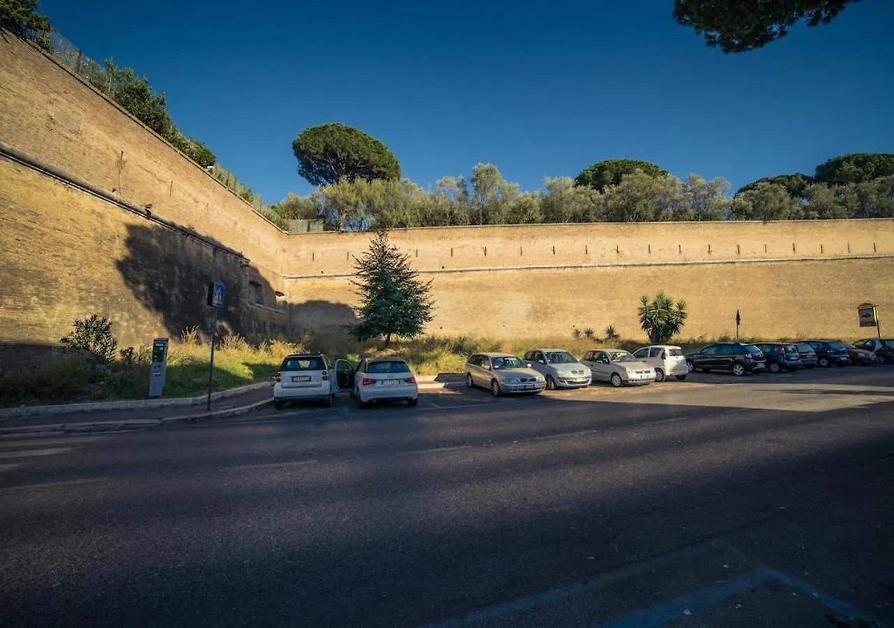 Apartment Luxury, Large Flat With Terrace On Vatican Walls Rome Italy