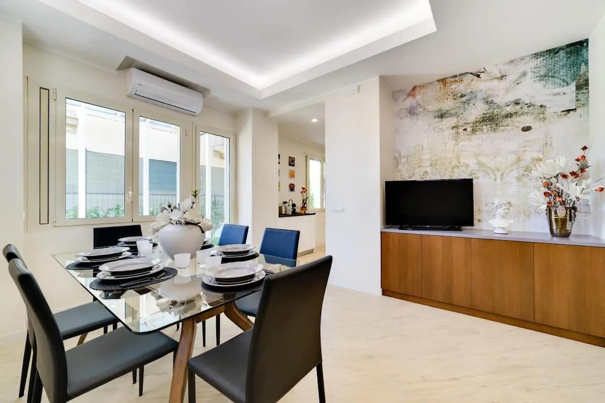 Daire Luxury, Large Flat With Terrace On Vatican Walls Roma
